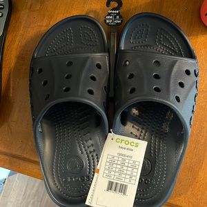 NWT dk blue baya slide CROCS. Unisex womens 6 or mens/boys 4.